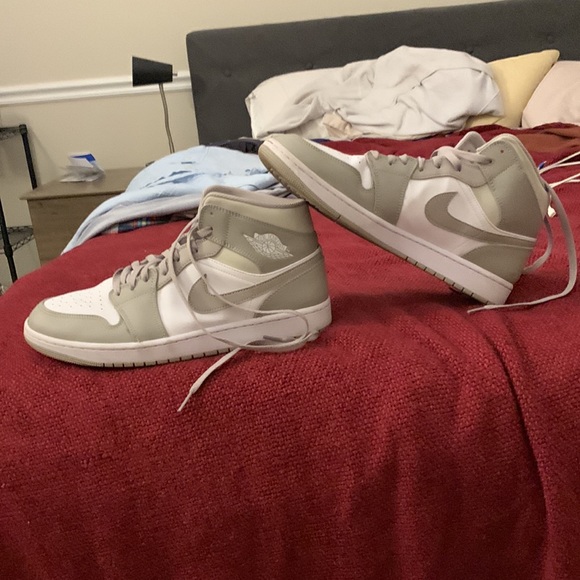 Grey Air Jordan 1 Mid College Grey - Picture 3 of 3